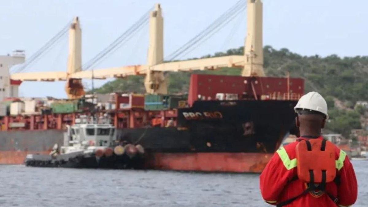 Ship with more than 2,000 tons of equipment arrived at the Port of Guanta from Brazil