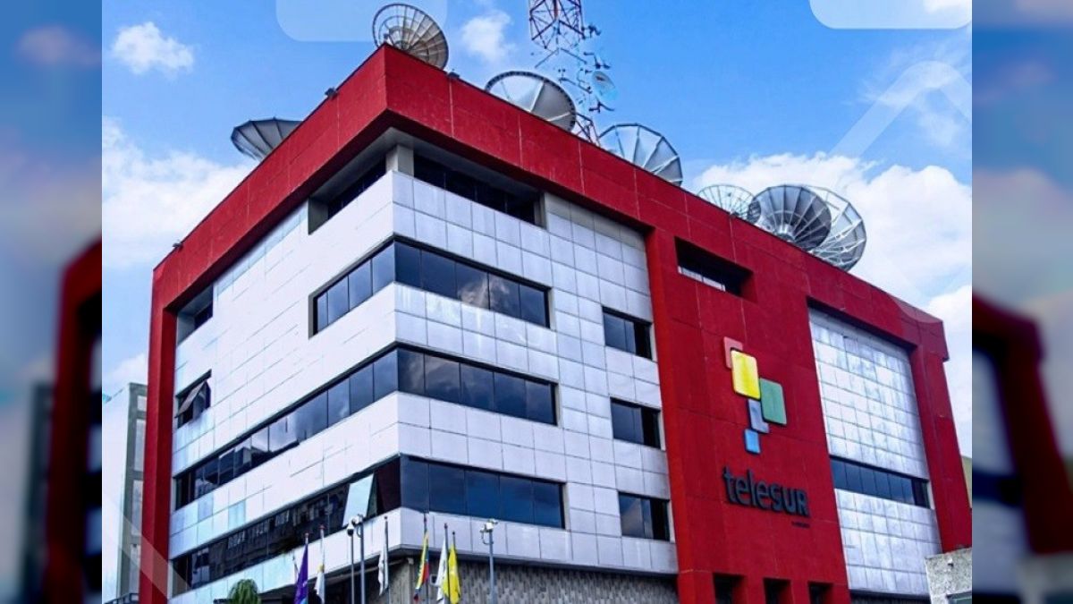 President (E) Delcy Rodríguez congratulated TeleSUR for 21 years of accurate and timely information