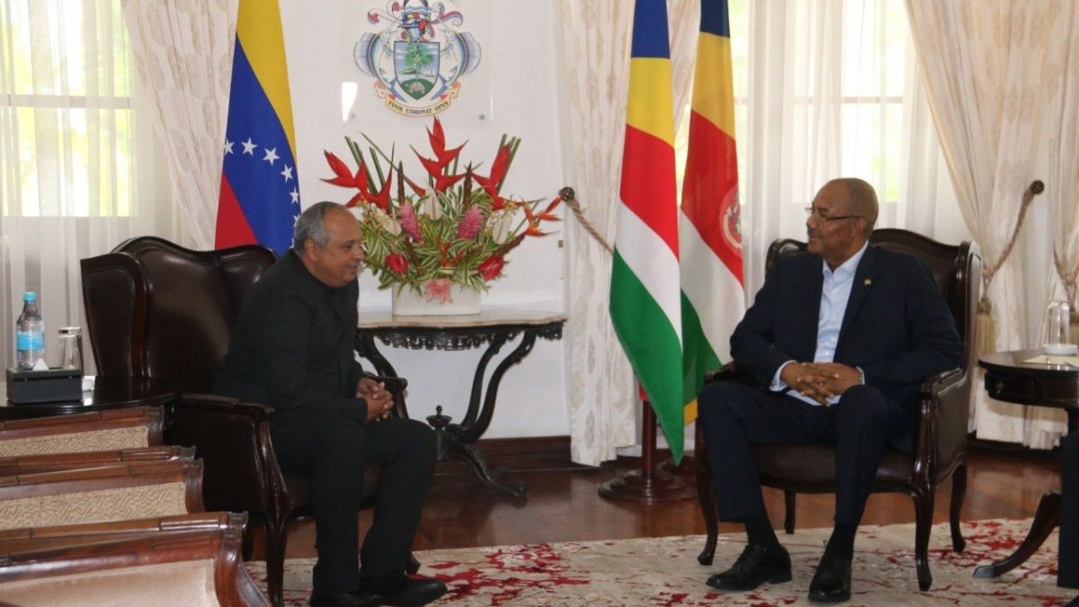 Venezuelan Ambassador Carlos Feo Acevedo presented Credentials to Seychelles