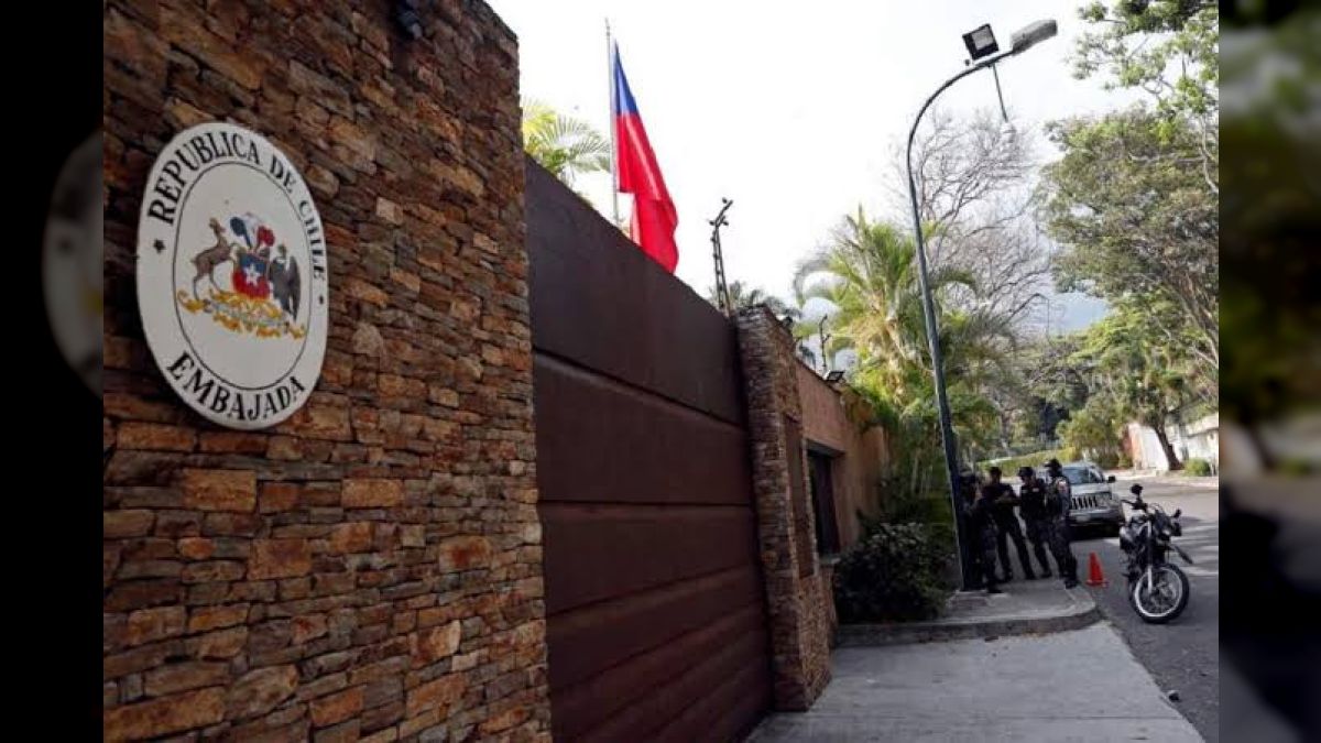Chilean Foreign Ministry delegate arrived in Caracas to begin the reactivation of consular relations