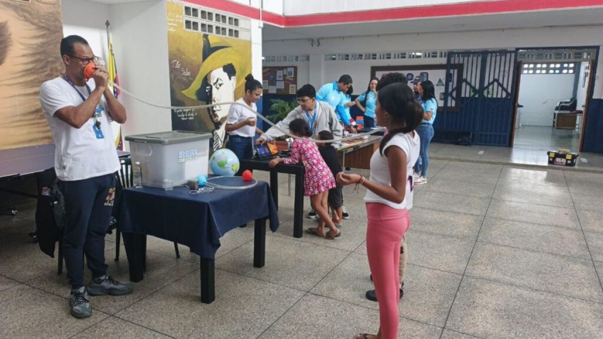 Scientific Semillero continues to bring learning and fun to temporary camps