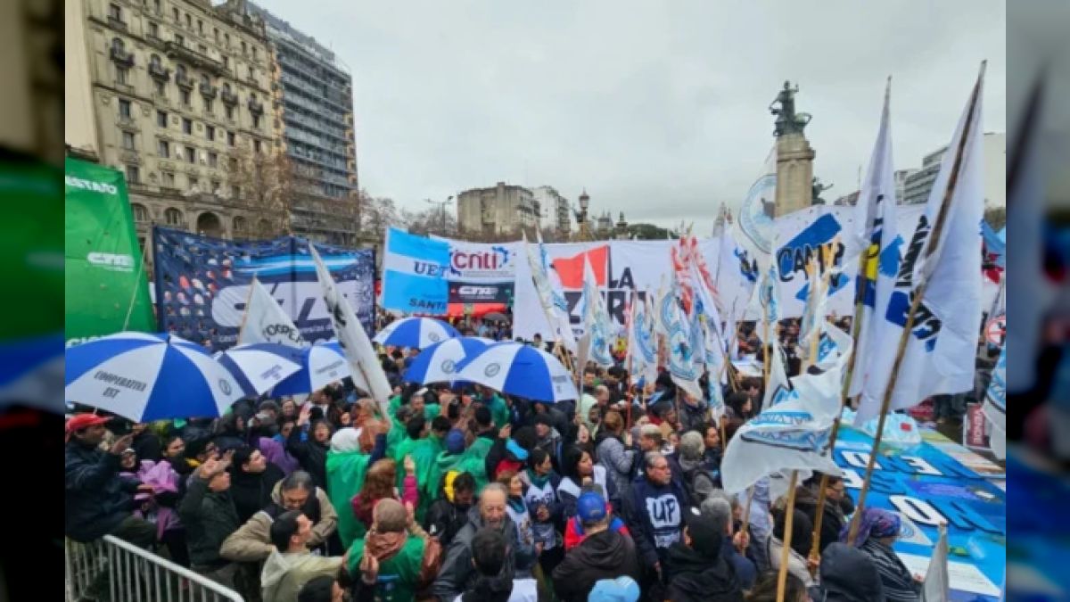 Argentines protest against the bill on the Inviolability of Private Property
