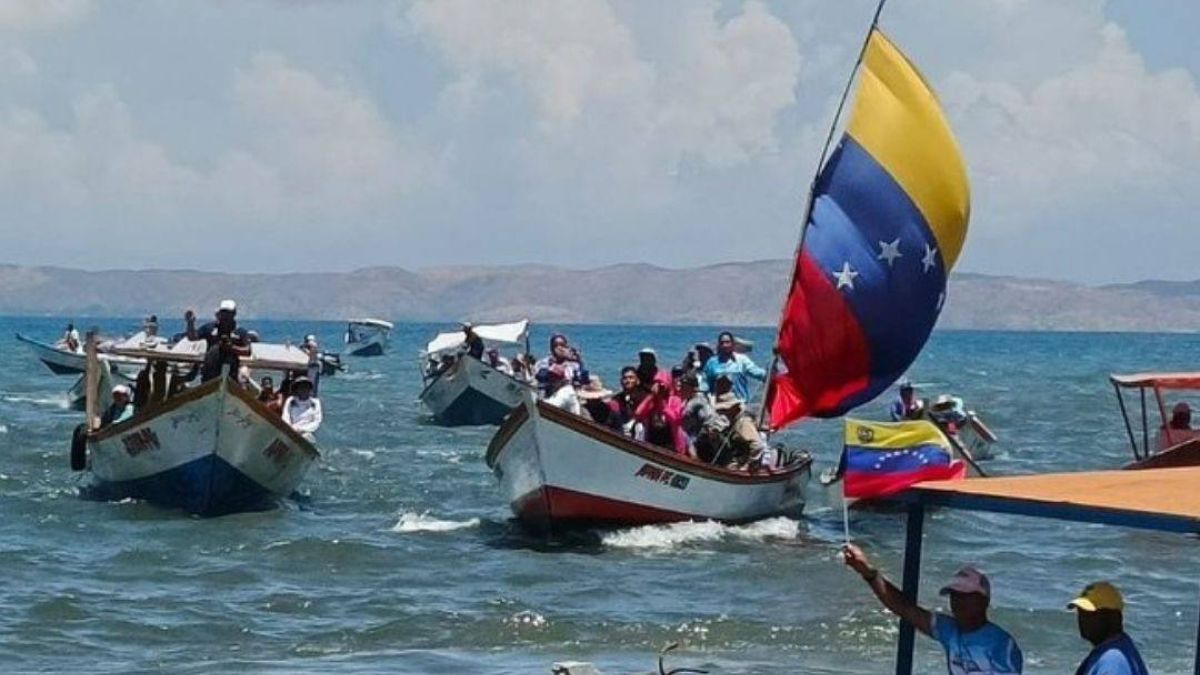 President in charge reiterates commitment to tourist and fishing towns in the state of La Guaira