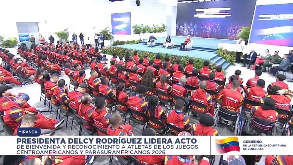 President (E) Delcy Rodríguez praised Venezuelan athletes who participated in Central American and Para-South American events