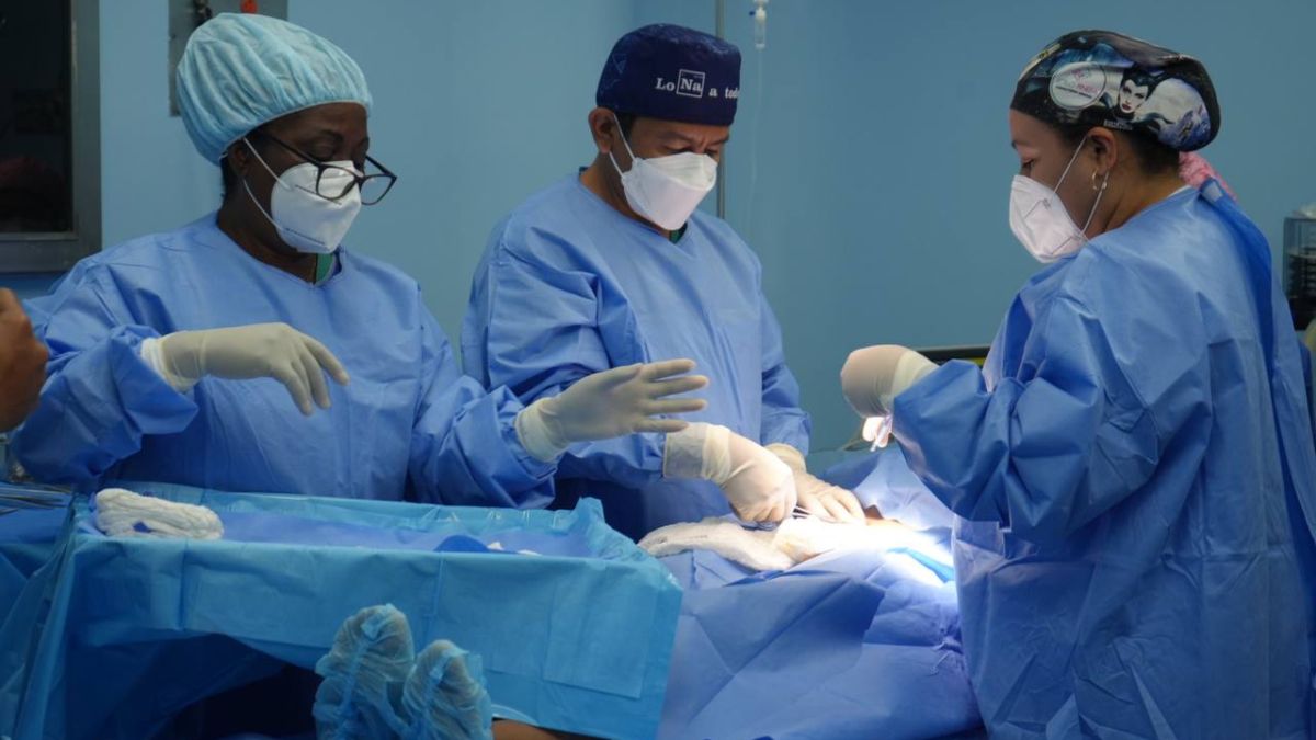 Portuguese: 570 patients underwent gallbladder surgery between June and July