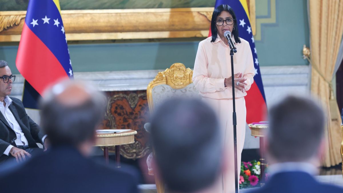 President (E) Rodríguez receives delegations that participated in Parasur-American and Central American events