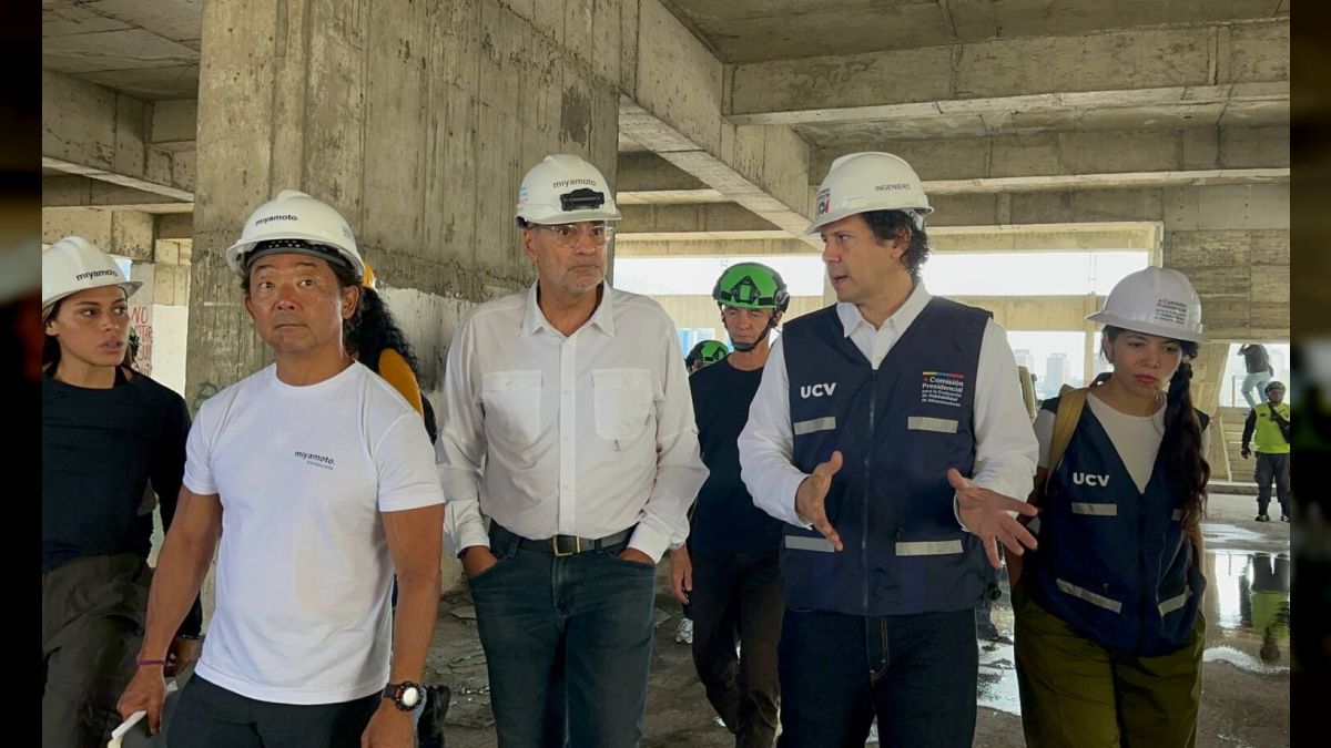Garcés and Miyamoto oversee the Financial Center of Confinanzas or the “Tower of David” in Caracas