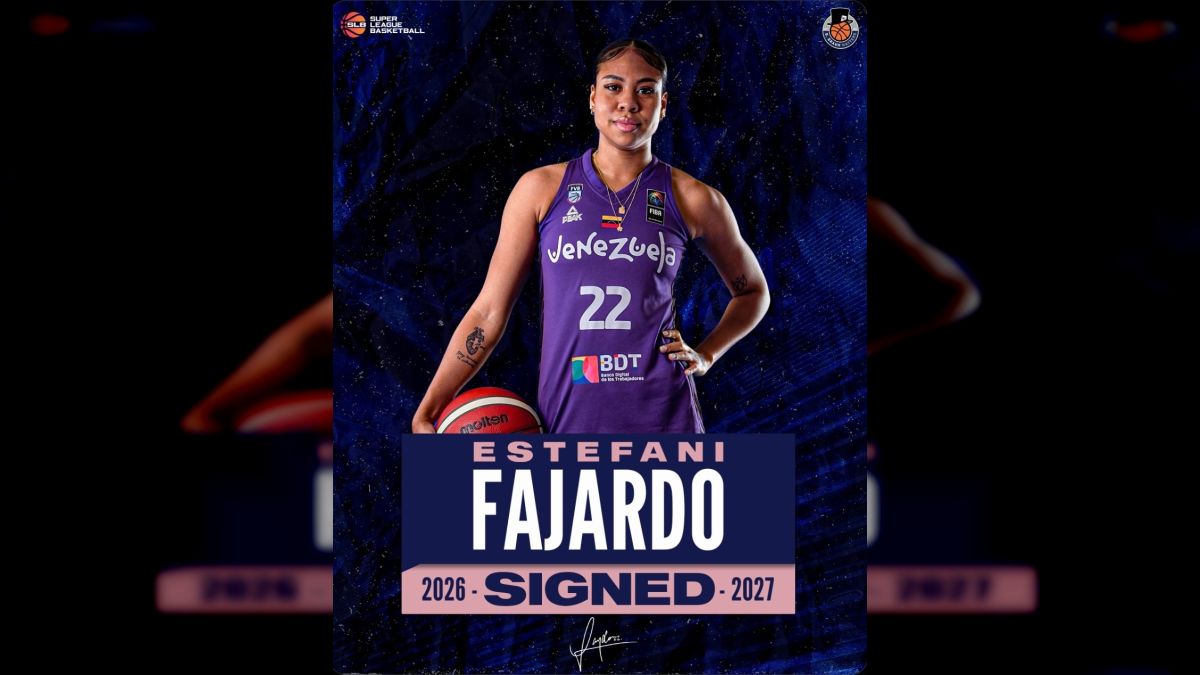To UK women's basketball! Estefani Fajardo will wear the Sheffield Hatters jersey