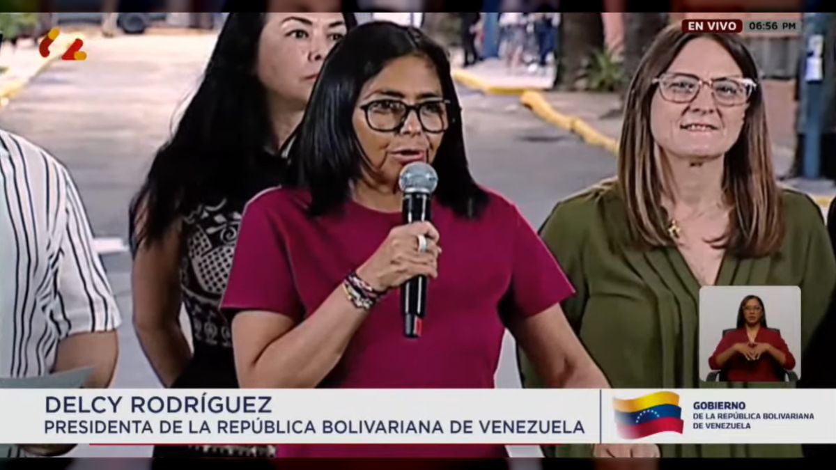 President (E) Rodríguez granted financial loans to 157 condominiums in Caracas