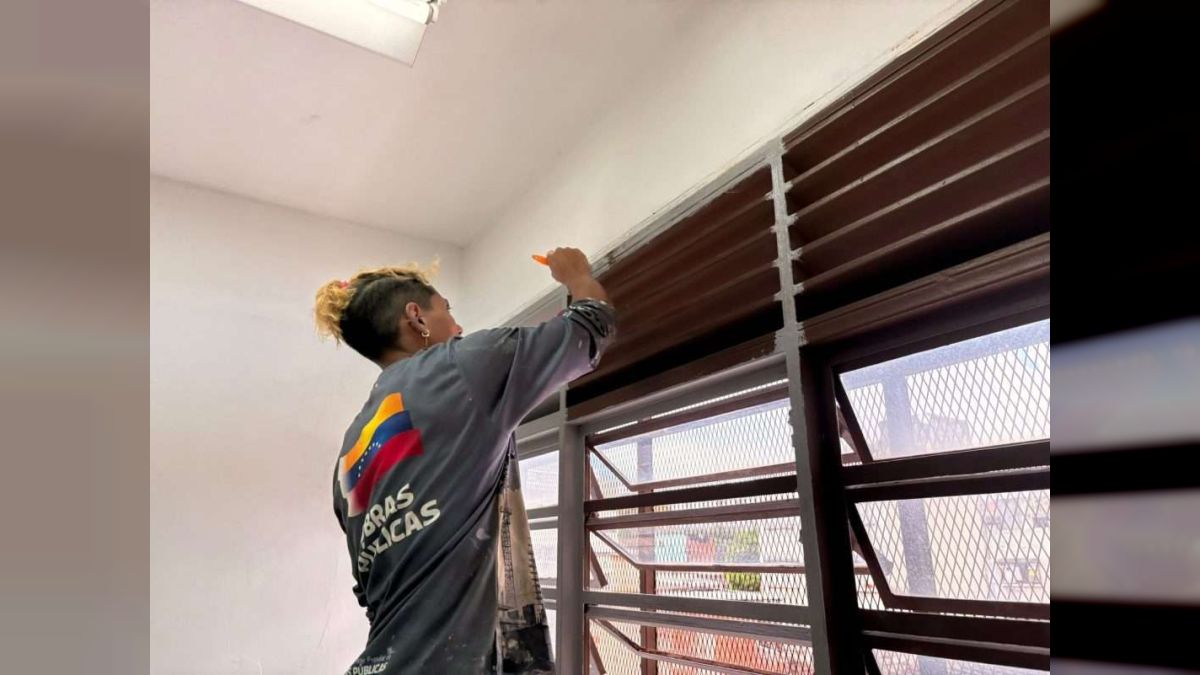 Bolivarian Government maintains rehabilitation work in six schools in Caracas and Miranda