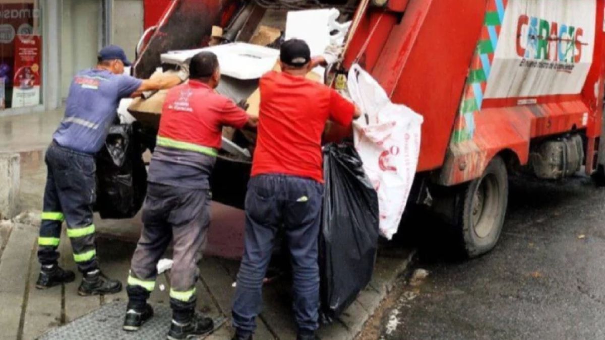 Caracas Mayor's Office deploys more than 170 units for daily solid waste collection