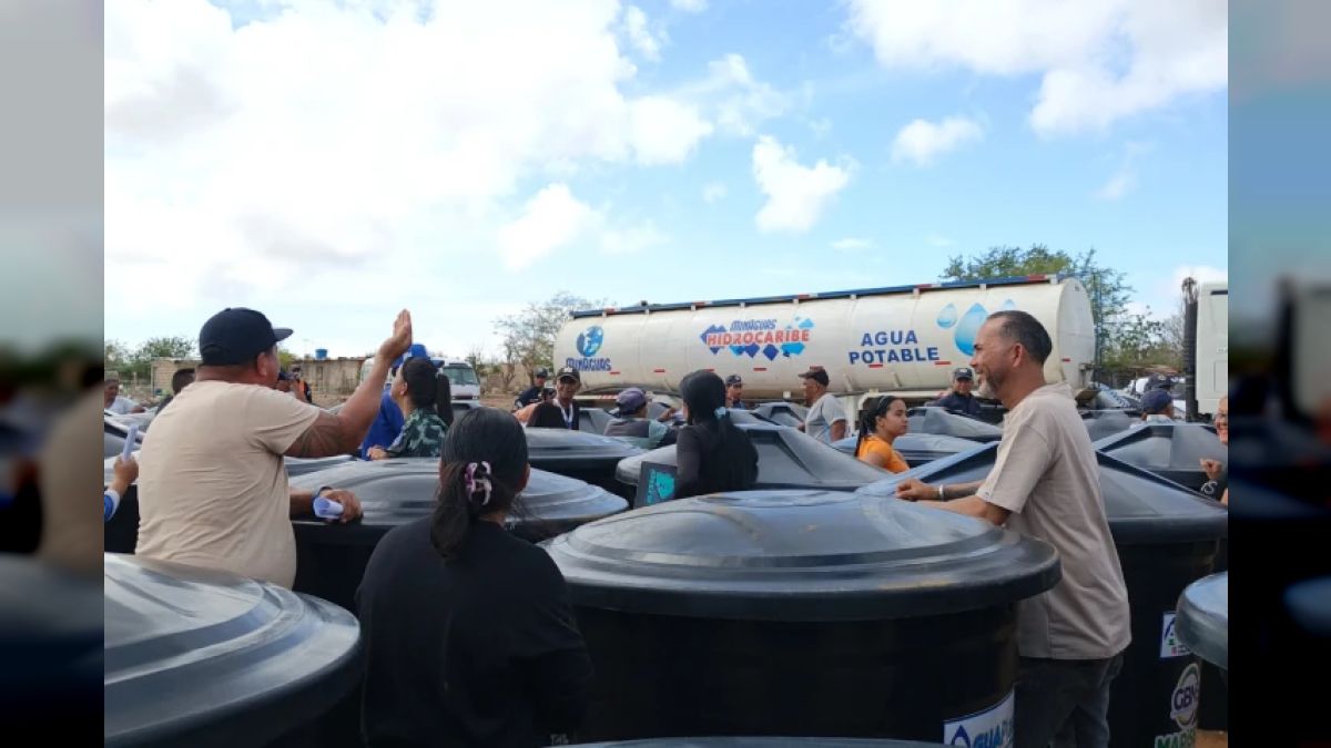 Bolivarian Government delivered 121 drinking water tanks in Nueva Esparta