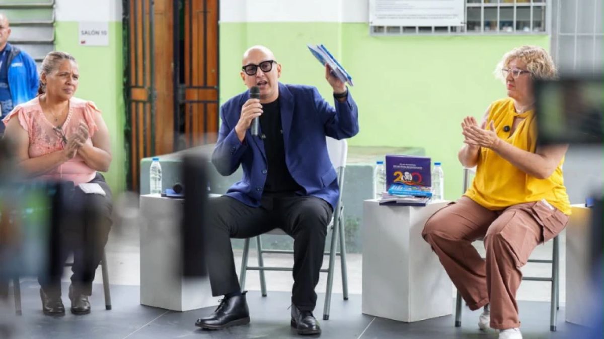 Minister Pérez Pirela before the launch of the “Compass of Sovereignty” program: Reading is resisting