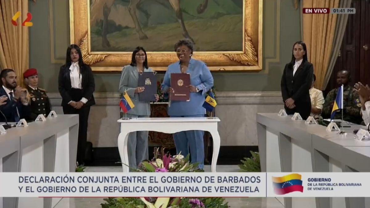President (E) Delcy Rodríguez and Prime Minister Mia Mottley review cooperation agenda between Venezuela and Barbados