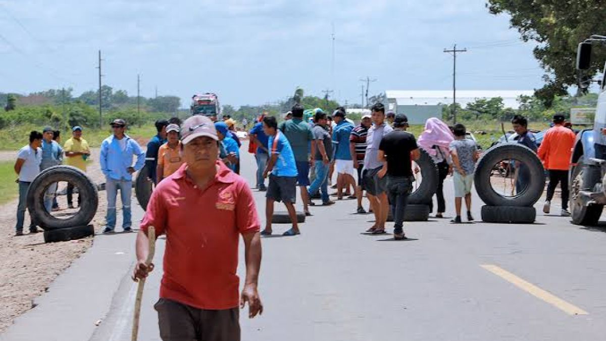 Bolivia: Rice producers block the Santa Cruz-Beni highway after a rise in diesel prices