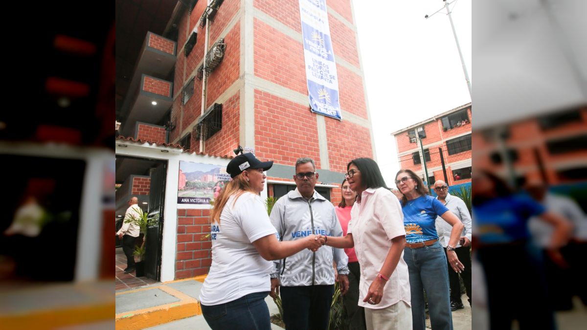 President (E) Rodríguez delivers 210 homes recovered in urban planning Ana Victoria de La Guaira