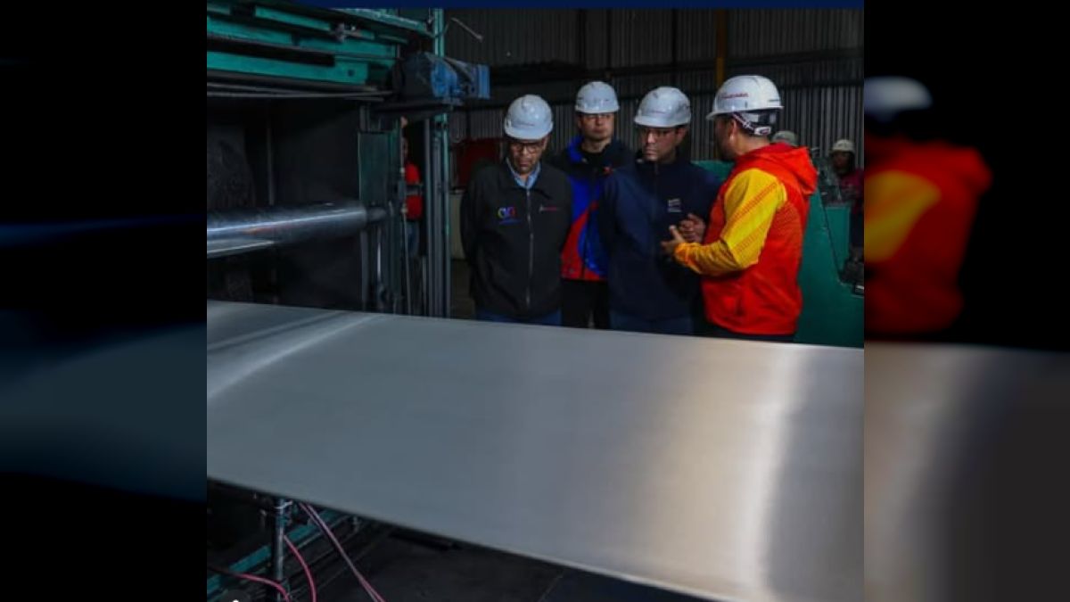 Minister Héctor Silva inspected the operation of the Guacara plant in the Steel Complex