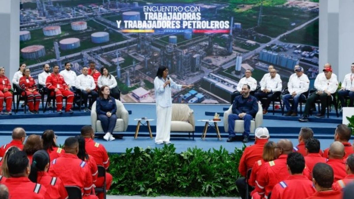 President-in-charge reaffirmed the Government's determination to turn Venezuela into an oil power