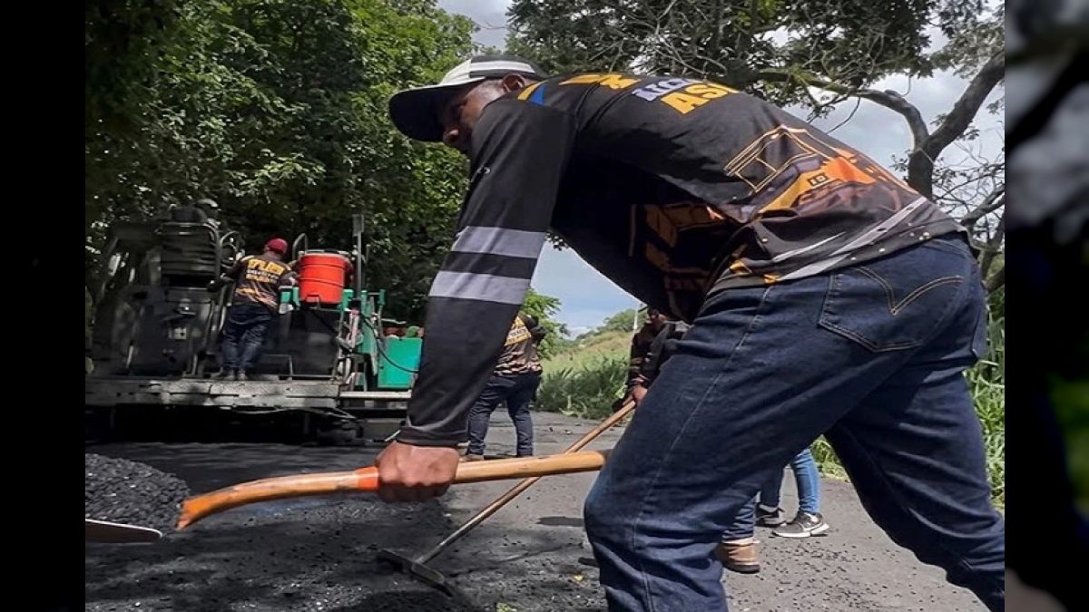 Bolivarian Government to install more than 4,000 tons of asphalt on Magdaleno—Güigüe highway