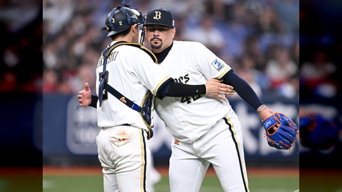 Andrés Machado reached 30 saves for the first time in his career in Japanese Professional Baseball