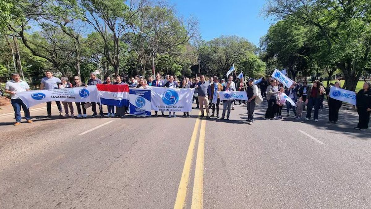 Teachers in Paraguay go on strike to demand salaries and a better budget