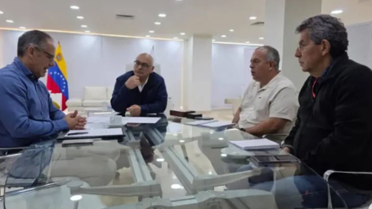 Venezuela evaluates pharmaceutical alliance with Basque university expert