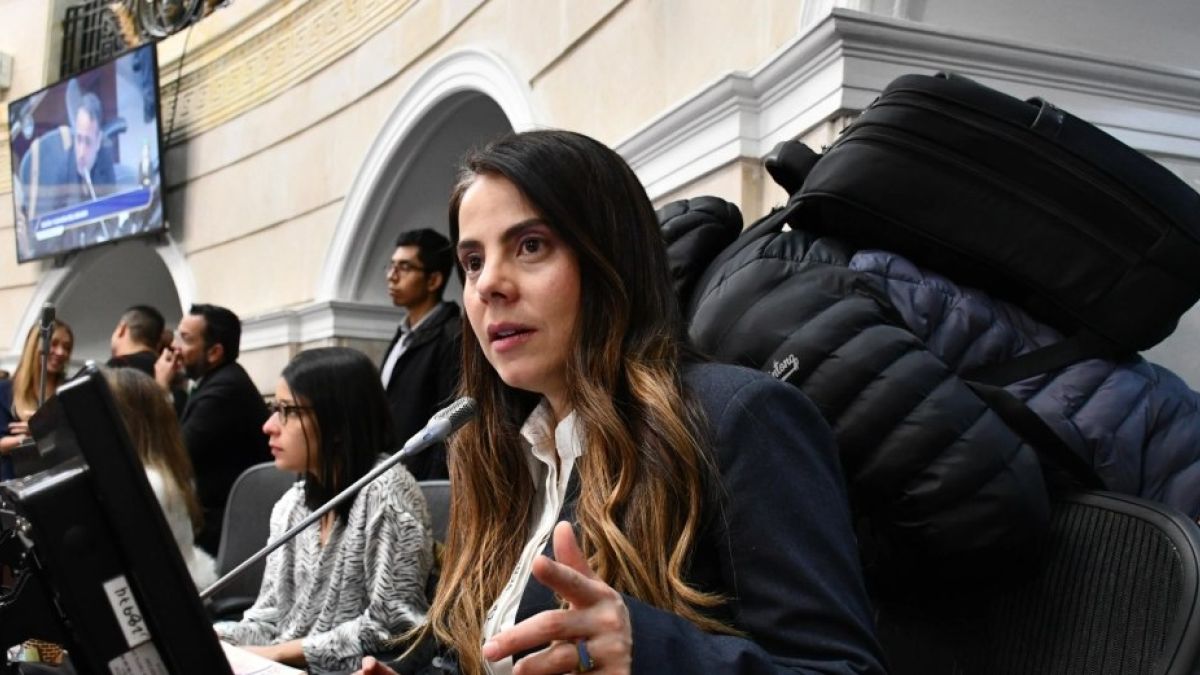 Colombian senator questions push for hydraulic fracturing technique in the face of severe drought