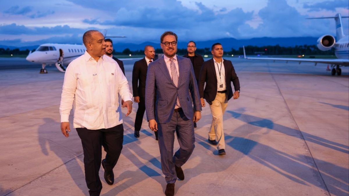 Foreign Minister Félix Plasencia arrived in the Dominican Republic for ECLAC session