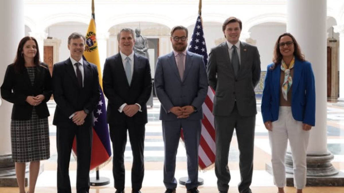 Venezuela and the United States review bilateral agenda and evaluate ways to strengthen economic exchange