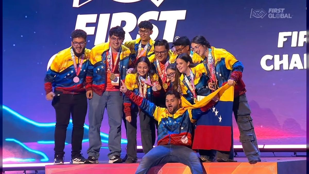 Venezuela wins its third world robotics title with the Guaira robot