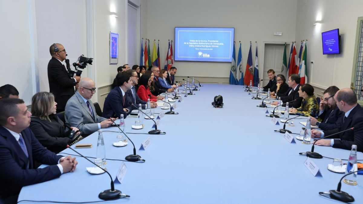 President Delcy Rodríguez visits headquarters of the International Italian-Latin American Organization in Rome