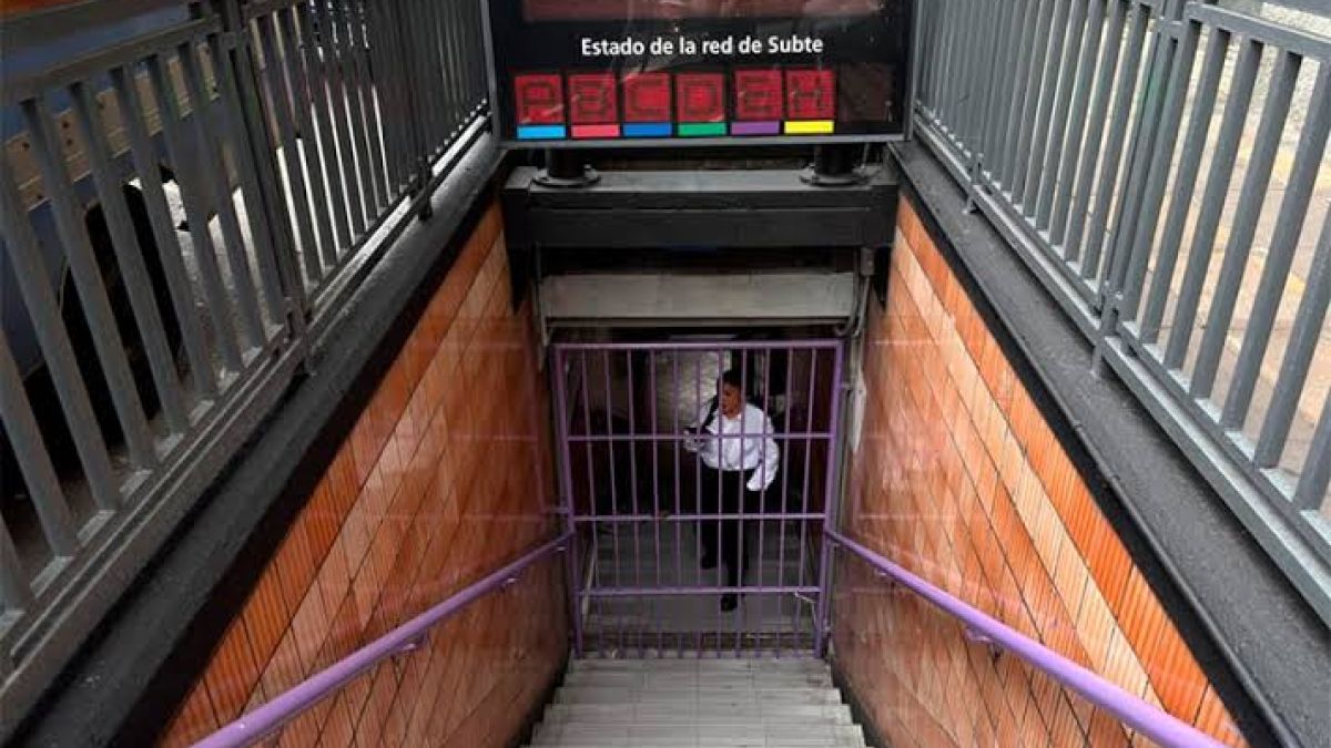 Argentina: Two Buenos Aires subway workers arrested during a day of protest