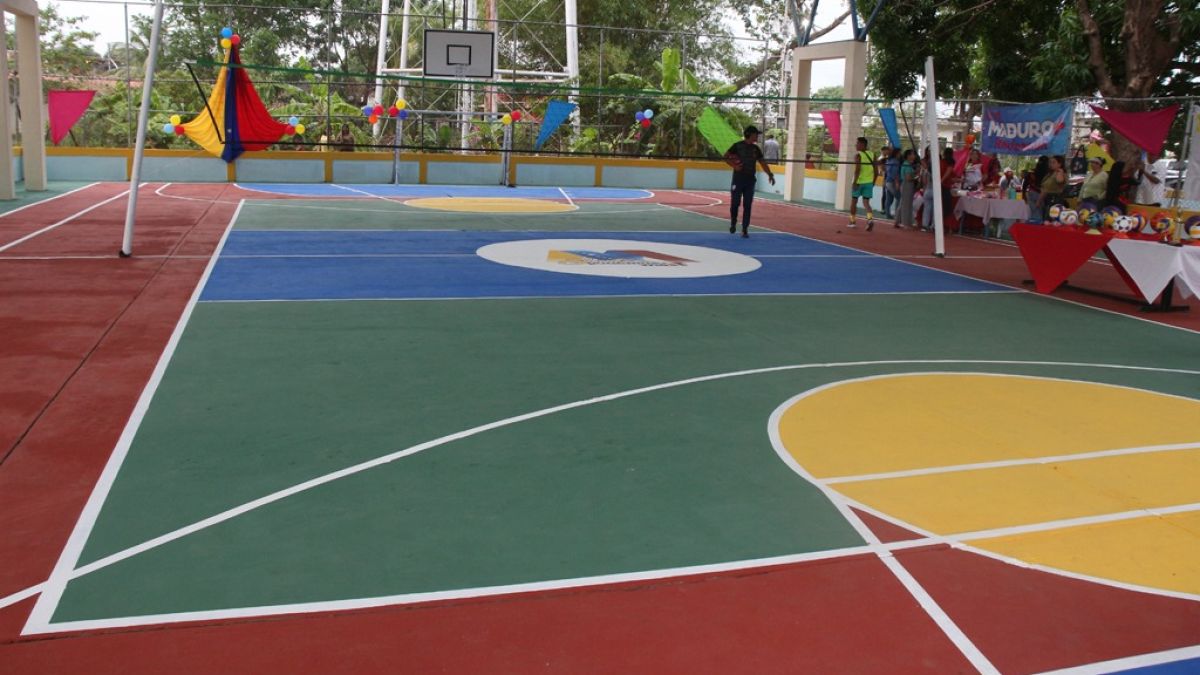 Government of Barinas and GNB rehabilitate 86 sports fields