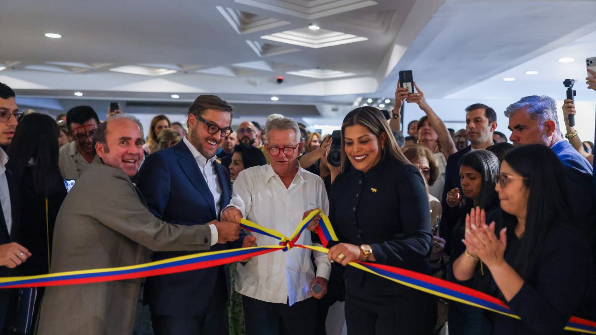 Venezuelan Foreign Ministry joins the inauguration of the exhibition “Confluences”